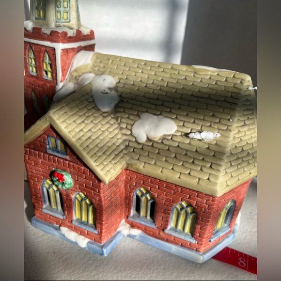 Dickens Of London Porcelain Collectable Lighted Church - Picture 8 of 12